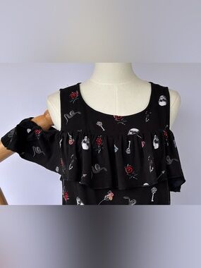 Torrid Women’s Novelty Print Dress Cold Shoulder & Ruffle Gollar Size Torrid 1